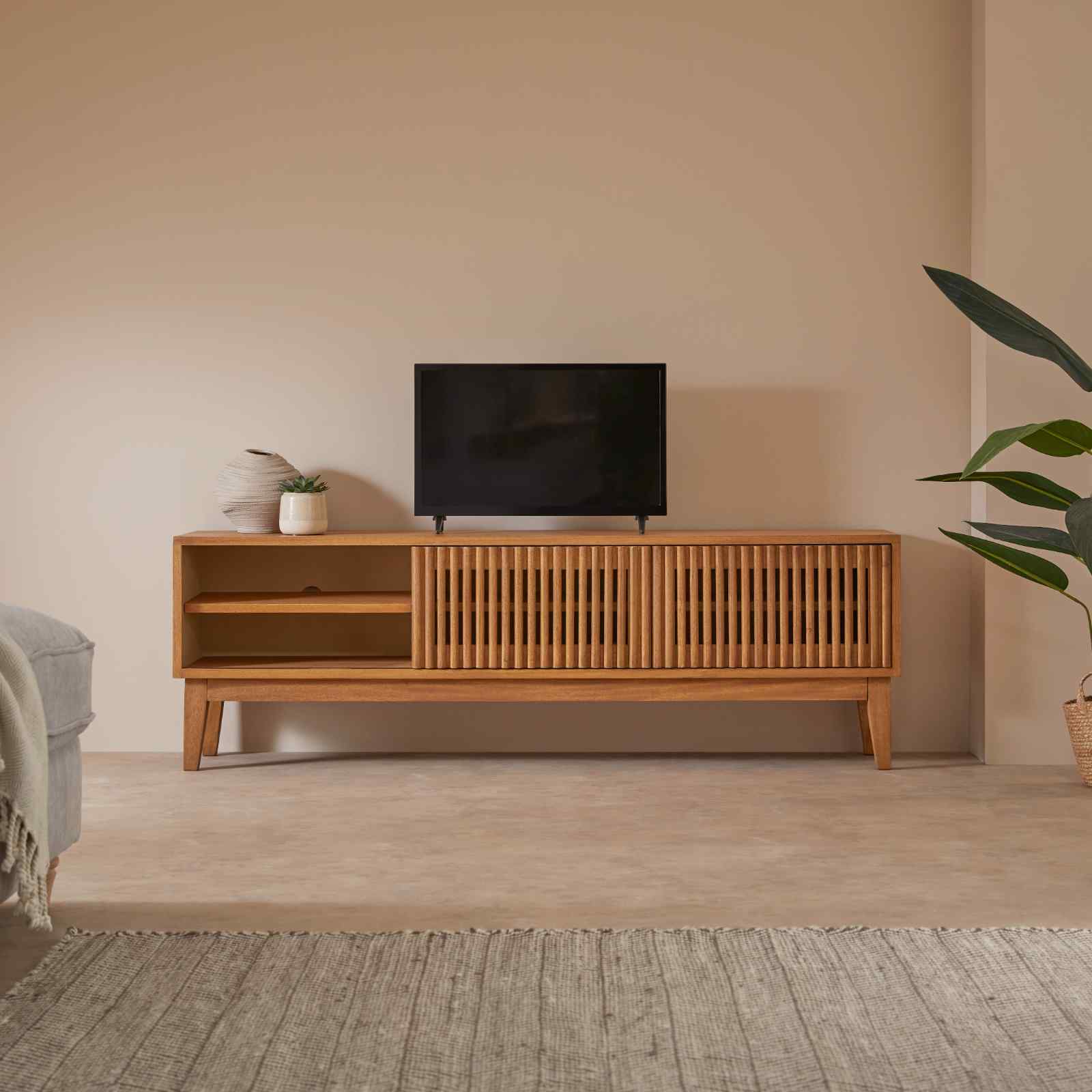 Melia Media Unit with Sliding Doors Fishe and Lilly