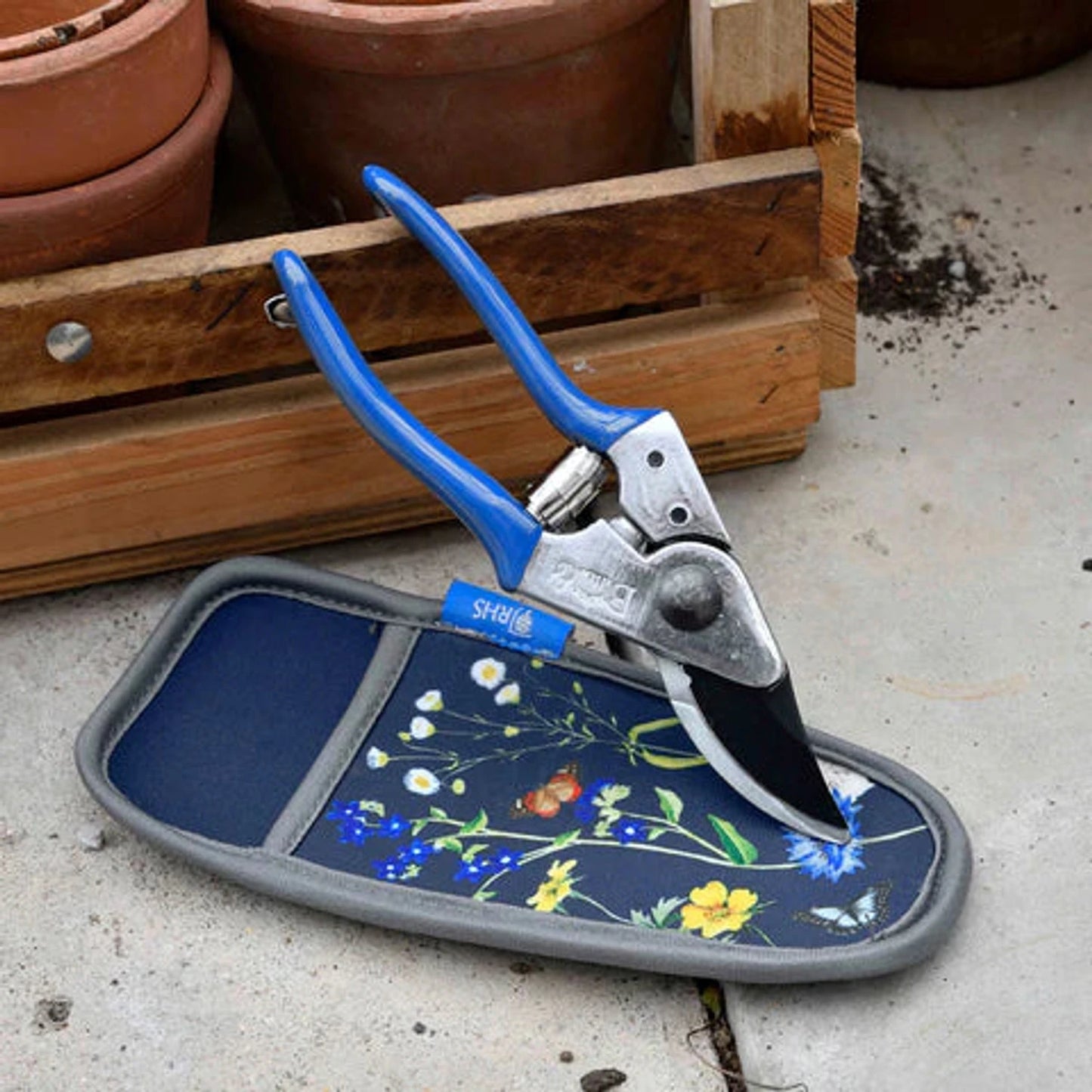 British Meadow Pruner and Holster Set House, Home & Garden