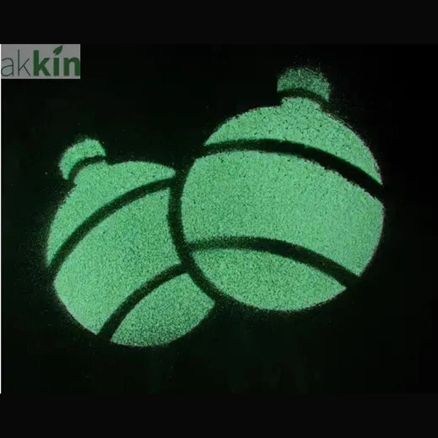 Christmas Snow Spray Metal Glow In The Dark Decoration 150ml Can AK Kin Garden Supplies
