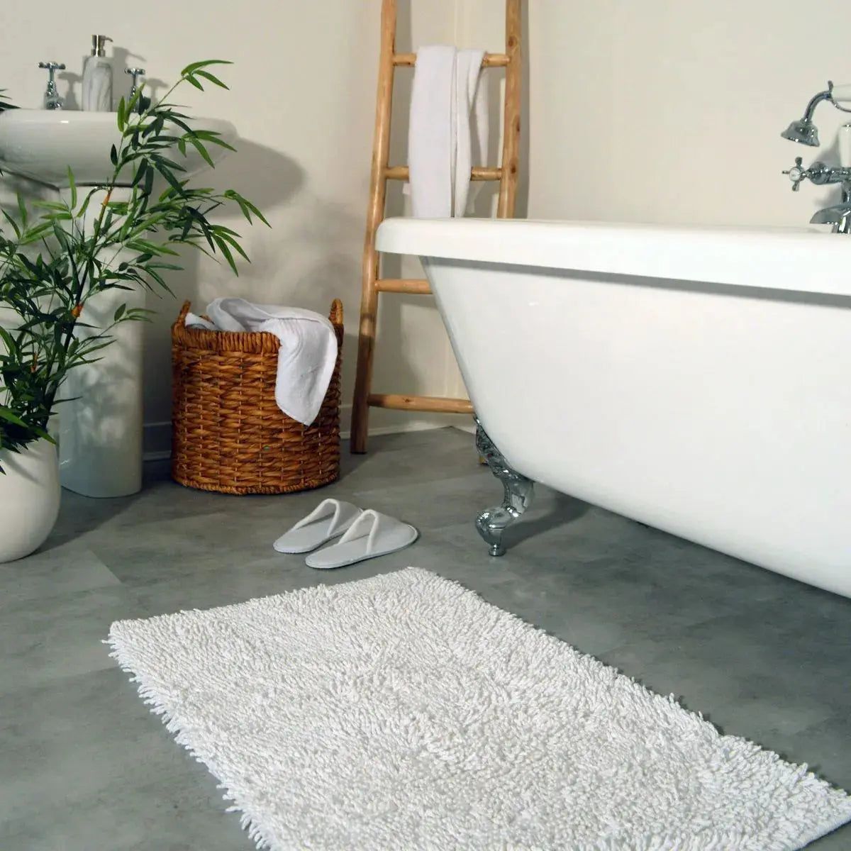 Curly Tumble Twist Bath Mat - 100% Cotton White AK Kin Garden Supplies