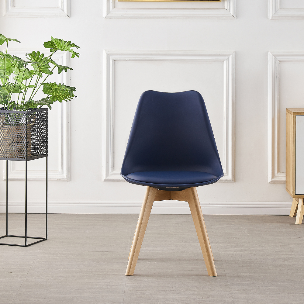 Black Halo Dining Table & Set of 4 Jamie Lorenzo Tulip chairs with Padded Seat PN Home