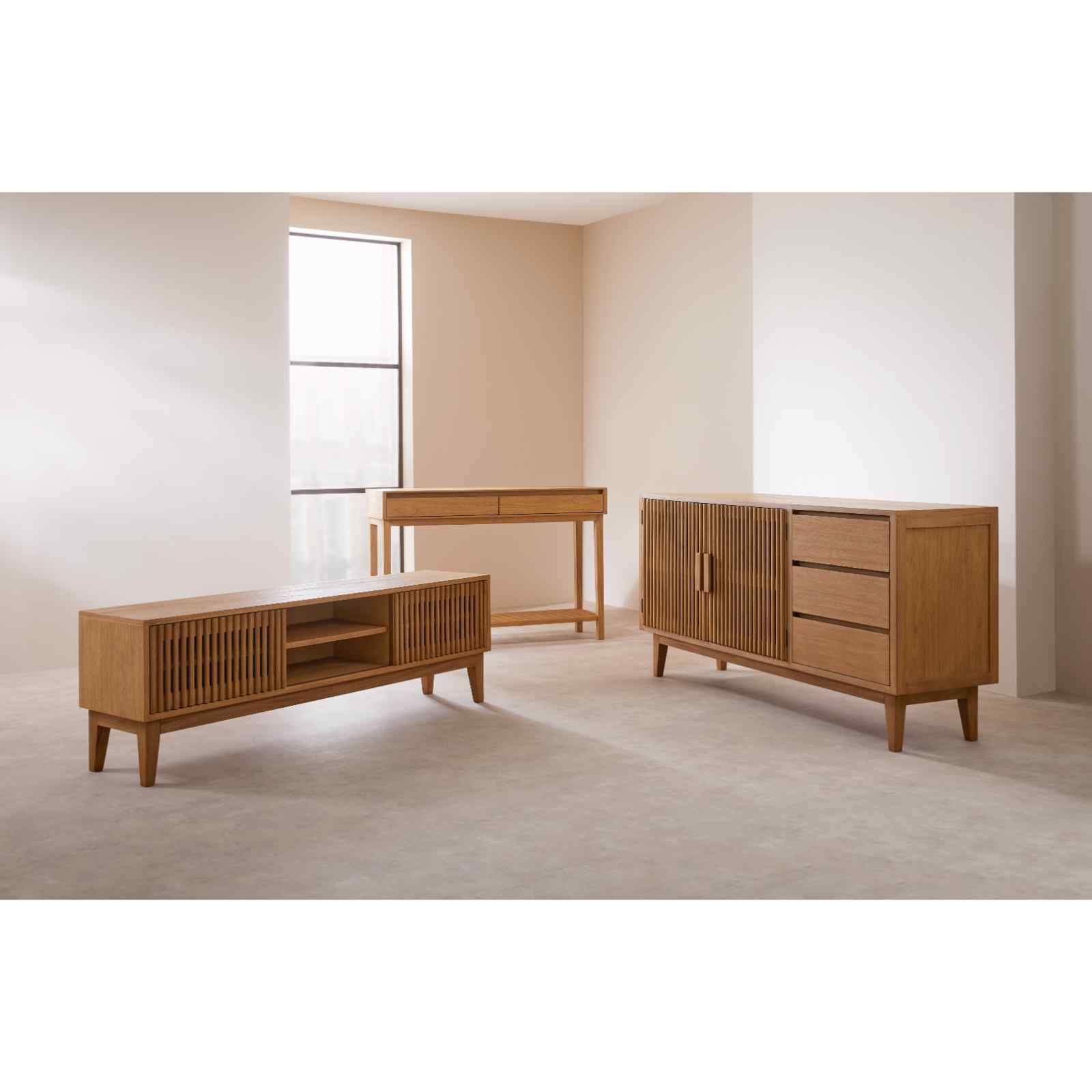 Melia Media Unit with Sliding Doors Fishe and Lilly
